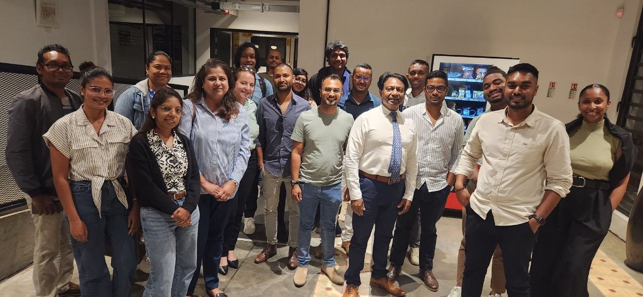 Group photo after Oreegami Mauritius training event